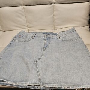 Levi's Plus Size 16 light wash Jean Skirt